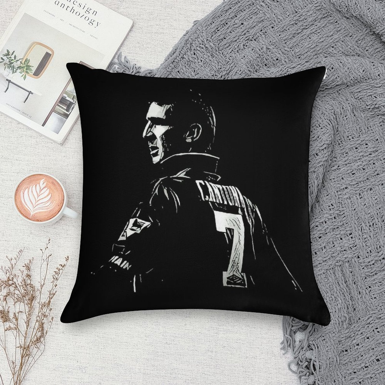 Le Roi Rouge Soft Style Accent Throw Pillow