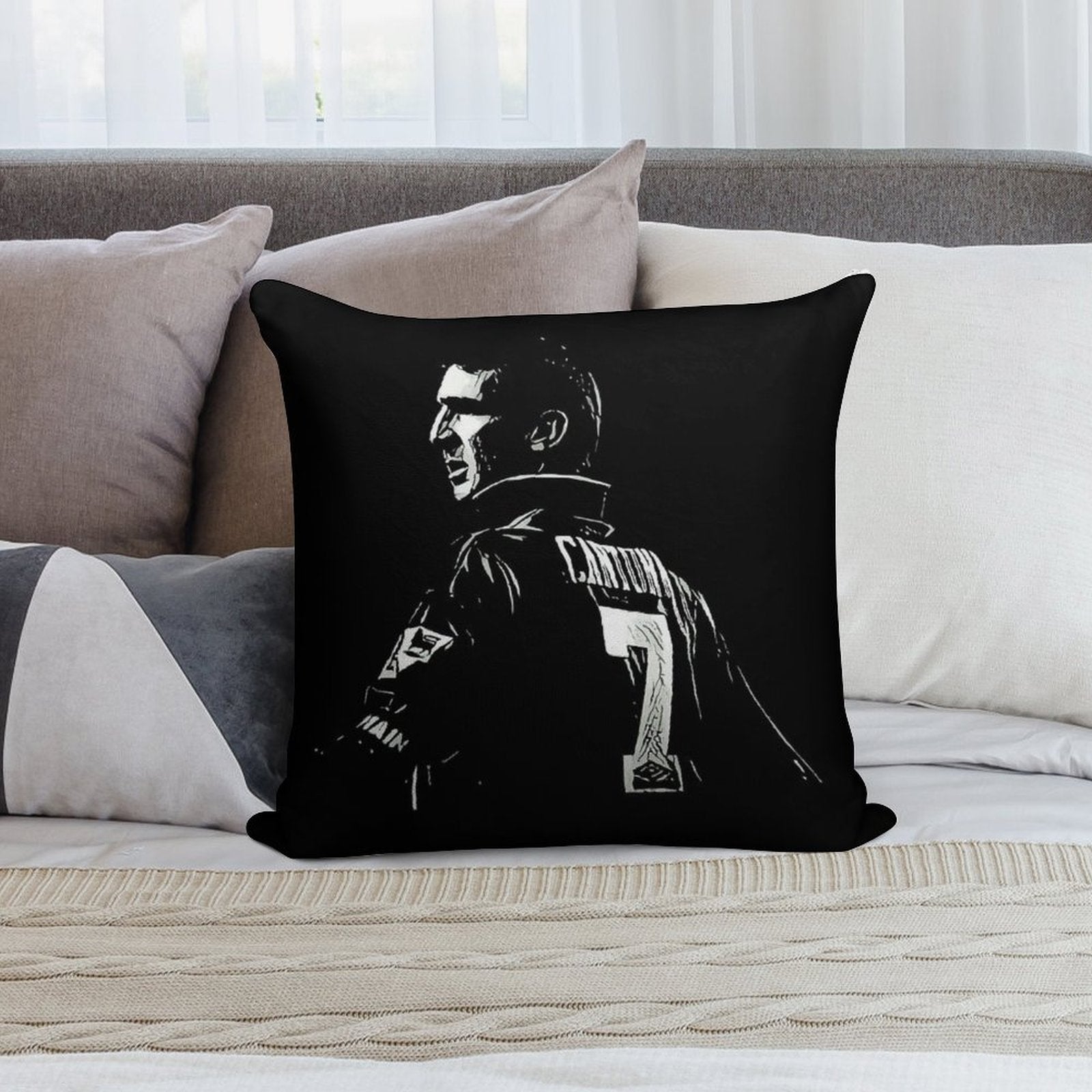 Le Roi Rouge Soft Style Accent Throw Pillow