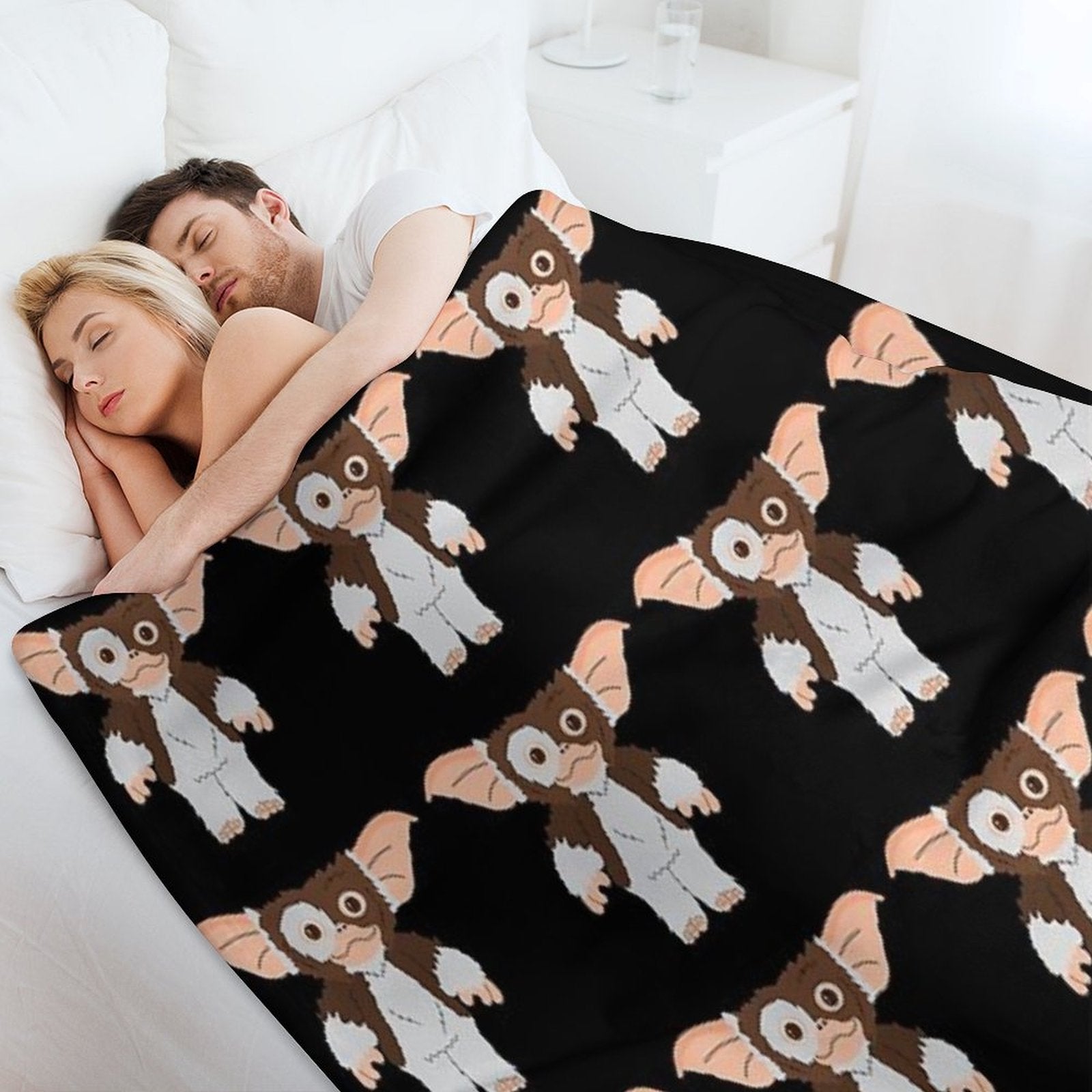 Gremlins Cute Little Gizmo Compact Throw Blanket