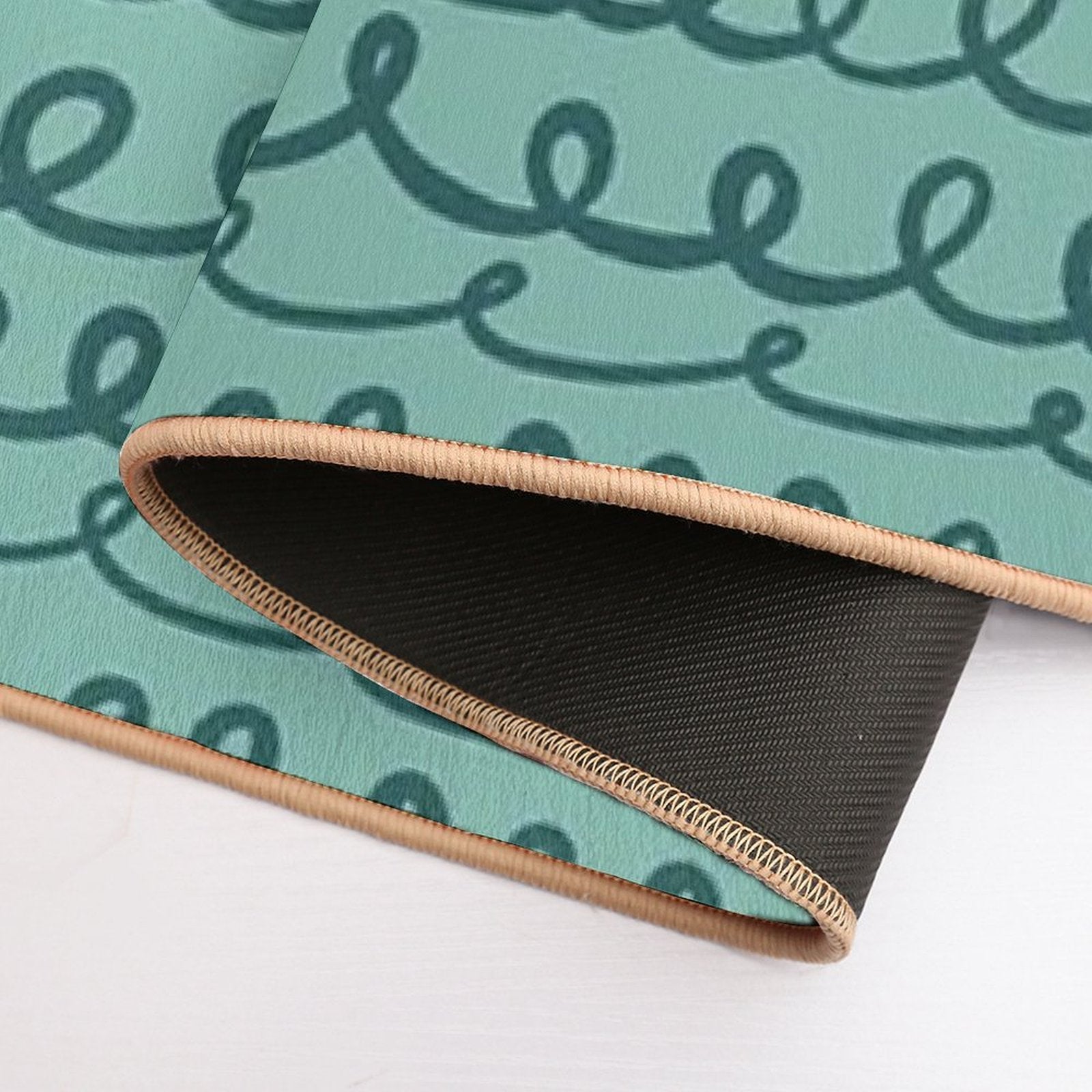 Green Calm – Green Squiggle Stripe Pattern Durable Bath Mat