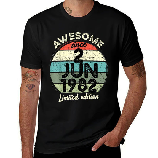 40 Year Old Birthday 2 June 1982 40th Birthday  Tagless Design T-Shirt