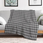 Classy Black And White Double Outline Diamonds And Dots Travel-friendly Throw Blanket