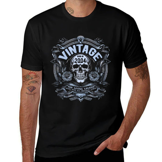 Vintage Born In 2004 Classic Skull & Roses 21st Birthday  Classic T-Shirt