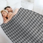 Classy Black And White Double Outline Diamonds And Dots Travel-friendly Throw Blanket