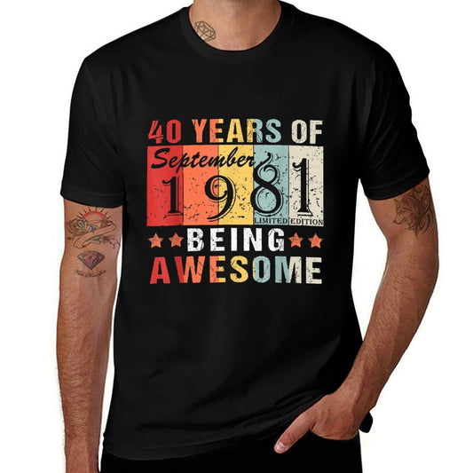 September 1981 40 Years of Being Awesome Cool 40th Birthday  Lightweight T-Shirt