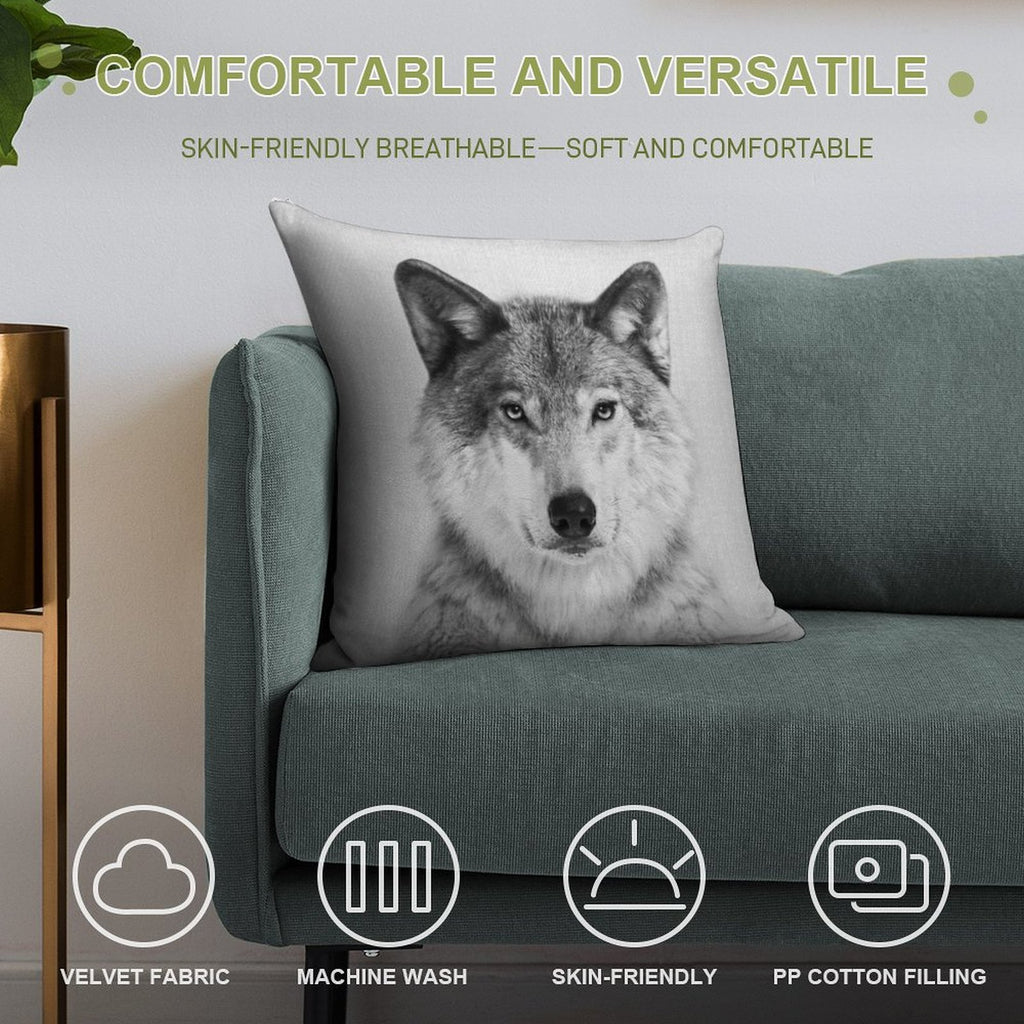 Wolf - Black & White Soft Fade-Resistant Throw Pillow