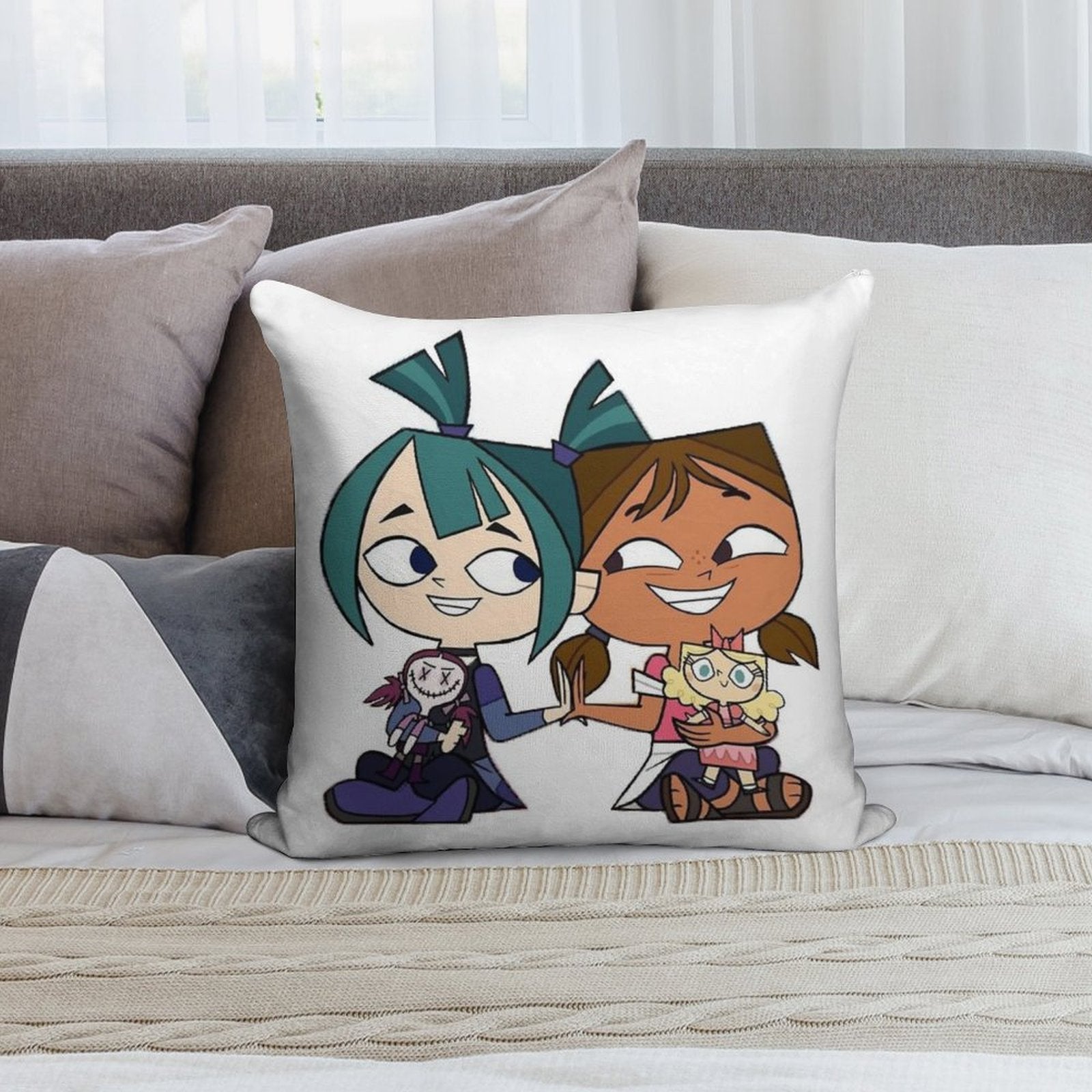 Gwen And Courtney Total Dramarama Soft Hidden Zipper Throw Pillow